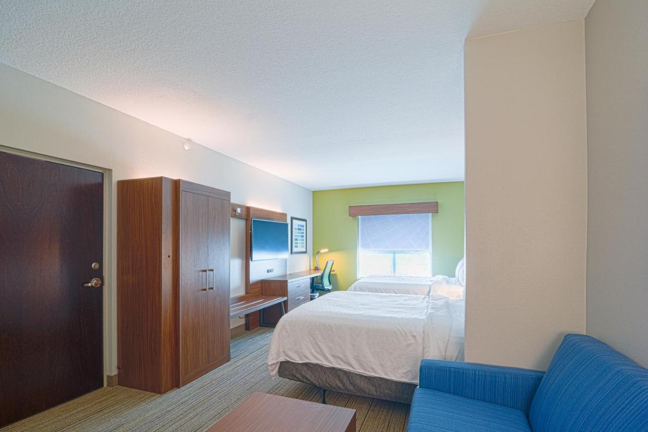 Holiday Inn Express Hotel & Suites Tampa-Usf-Busch Gardens By Ihg Zewnętrze zdjęcie