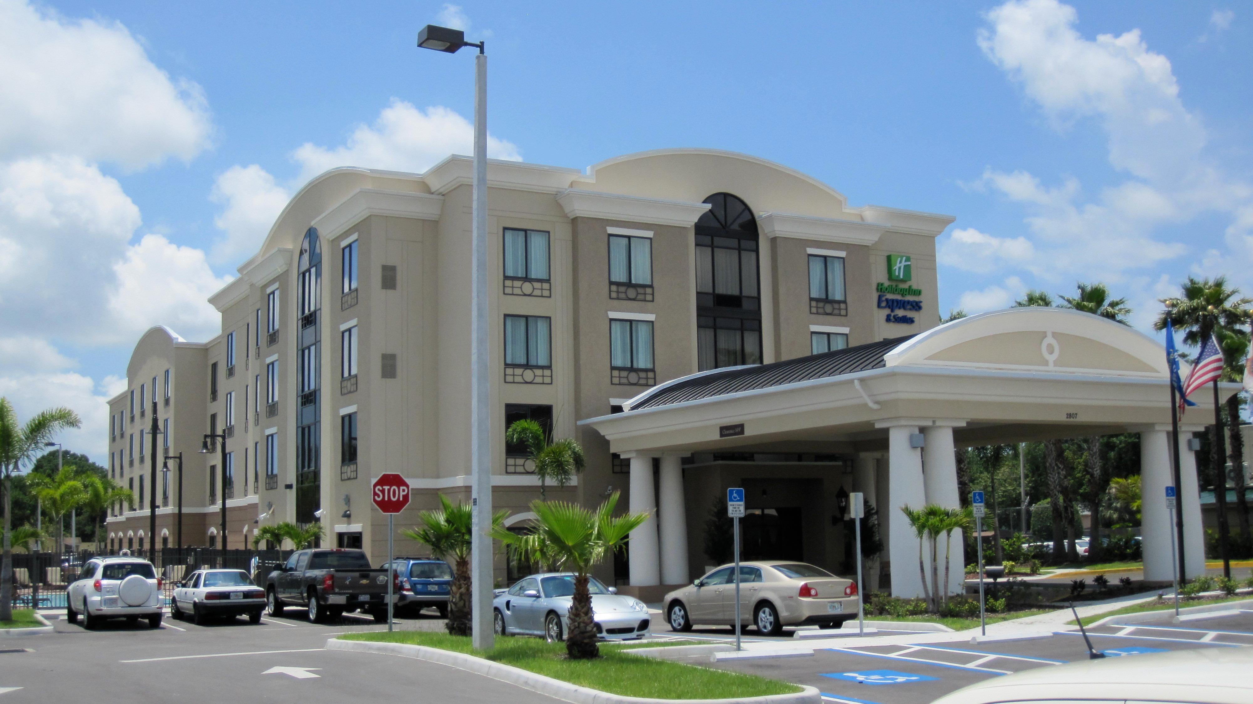 Holiday Inn Express Hotel & Suites Tampa-Usf-Busch Gardens By Ihg Zewnętrze zdjęcie